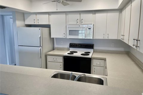 Condo in Punta Gorda, Florida, 2 bedrooms  № 2199088 - photo 11