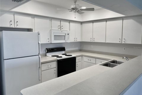 Condo in Punta Gorda, Florida, 2 bedrooms  № 2199088 - photo 10