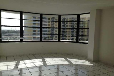 Кондоминиум с 1 спальней в Майами-Бич, Флорида № 2068166