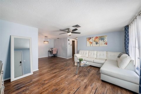 House in New Port Richey, Florida 2 bedrooms, 135.45 sq.m. № 1847107 - photo 8