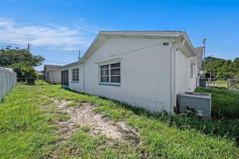 House in New Port Richey, Florida 2 bedrooms, 135.45 sq.m. № 1847107 - photo 25