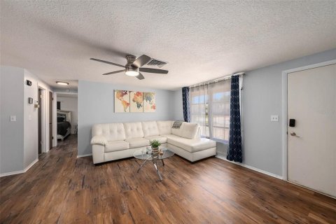House in New Port Richey, Florida 2 bedrooms, 135.45 sq.m. № 1847107 - photo 5