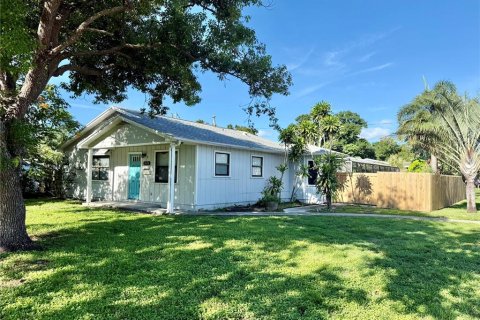 Villa ou maison à Saint Petersburg, Floride 3 chambres, 120.49 m2 № 2302961