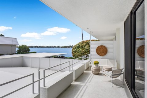 Condominio en venta en Palm Beach, Florida, 2 dormitorios, 181.07 m2 № 2081864 - foto 18