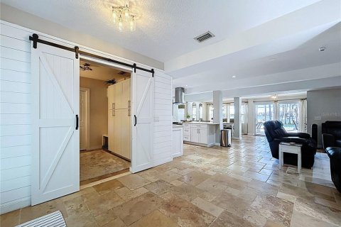 Villa ou maison à vendre à Land O' Lakes, Floride: 5 chambres, 310.2 m2 № 2419943 - photo 15