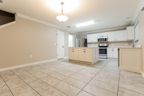 Villa ou maison à louer à Mulberry, Floride: 3 chambres, 222.97 m2 № 2433379 - photo 5