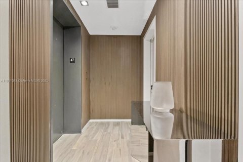 Copropriété à louer à Miami, Floride: 2 chambres, 211.63 m2 № 2037980 - photo 5