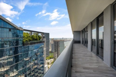 Copropriété à louer à Miami, Floride: 2 chambres, 211.63 m2 № 2037980 - photo 6