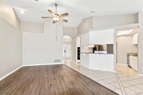 House in Spring Hill, Florida 3 bedrooms, 258.08 sq.m. № 2408596 - photo 3