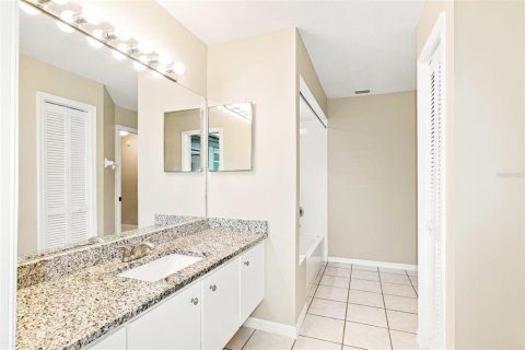 House in Spring Hill, Florida 3 bedrooms, 258.08 sq.m. № 2408596 - photo 16