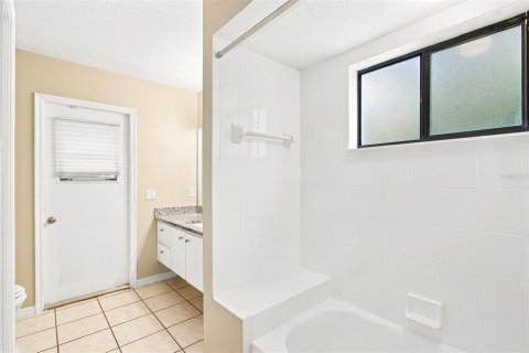 House in Spring Hill, Florida 3 bedrooms, 258.08 sq.m. № 2408596 - photo 15