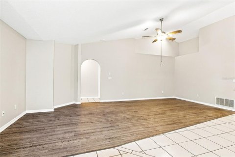House in Spring Hill, Florida 3 bedrooms, 258.08 sq.m. № 2408596 - photo 5