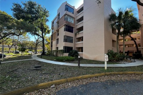 Condominio en Plantation, Florida, 2 dormitorios № 2031358
