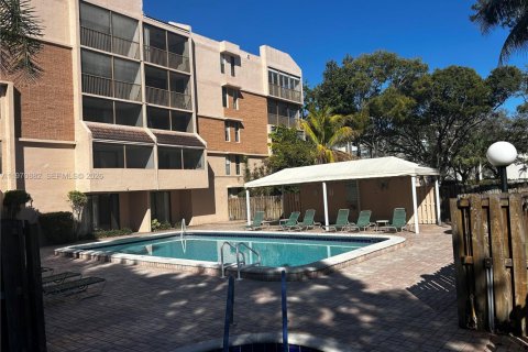 Condominio en venta en Plantation, Florida, 2 dormitorios, 77.48 m2 № 2031358 - foto 15