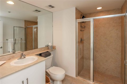 Condo in Miami, Florida, 2 bedrooms  № 2052975 - photo 21