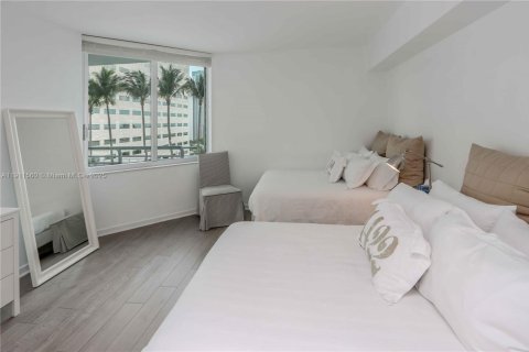 Condo in Miami, Florida, 2 bedrooms  № 2052975 - photo 22