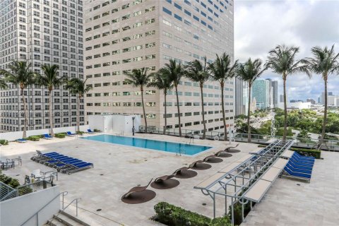 Condo in Miami, Florida, 2 bedrooms  № 2052975 - photo 2