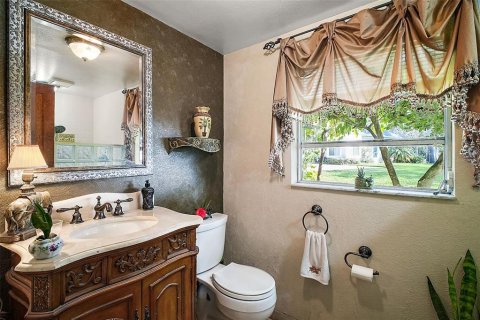 House in Eustis, Florida 3 bedrooms, 247.96 sq.m. № 1560670 - photo 12