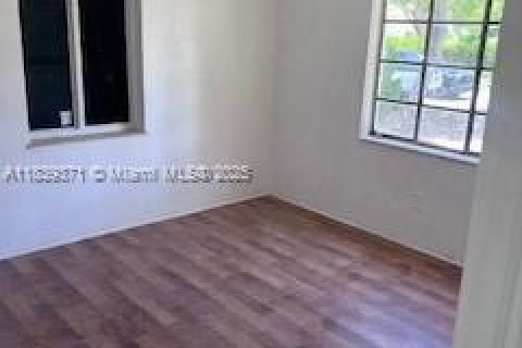 Casa en venta en North Miami, Florida, 2 dormitorios, 89.19 m2 № 1827489 - foto 5