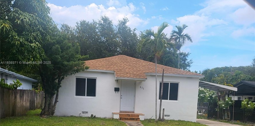 Casa en North Miami, Florida 2 dormitorios, 89.19 m2 № 1827489