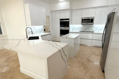 Casa en venta en Weston, Florida, 5 dormitorios, 402.73 m2 № 1946741 - foto 15