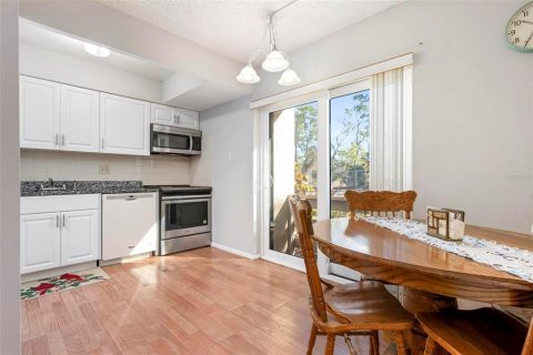 Condo in Englewood, Florida, 2 bedrooms  № 2099825 - photo 17