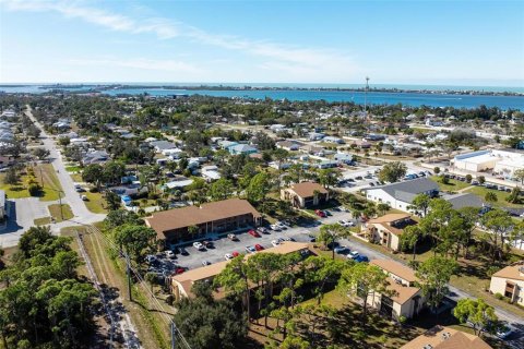 Condo in Englewood, Florida, 2 bedrooms  № 2099825 - photo 8