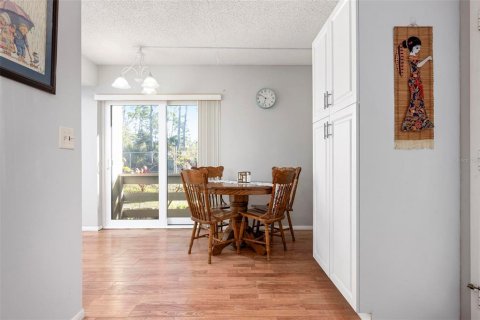Condo in Englewood, Florida, 2 bedrooms  № 2099825 - photo 14