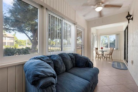 Condo in Englewood, Florida, 2 bedrooms  № 2099825 - photo 27