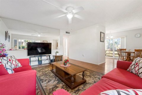 Condo in Englewood, Florida, 2 bedrooms  № 2099825 - photo 10