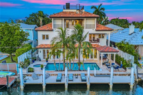 Casa en Fort Lauderdale, Florida 6 dormitorios, 696.77 m2 № 2055795