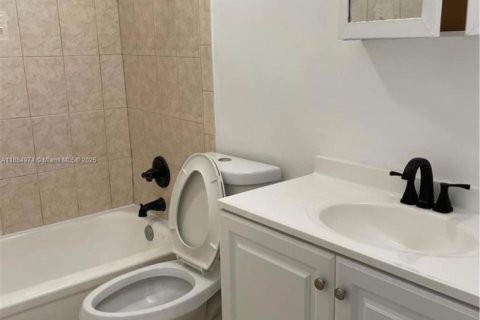 Touwnhouse à louer à Plantation, Floride: 2 chambres, 87.14 m2 № 1930499 - photo 7