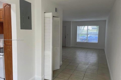 Touwnhouse à louer à Plantation, Floride: 2 chambres, 87.14 m2 № 1930499 - photo 2