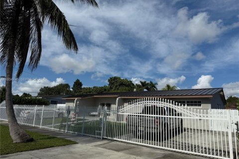 Купить виллу или дом в Майами, Флорида 3 спальни, 171.31м2, № 1997233 - фото 2
