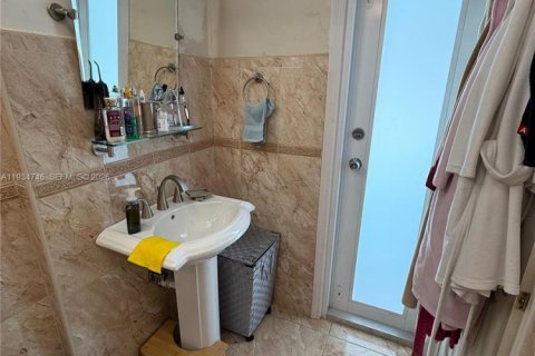 Купить виллу или дом в Майами, Флорида 3 спальни, 171.31м2, № 1997233 - фото 21