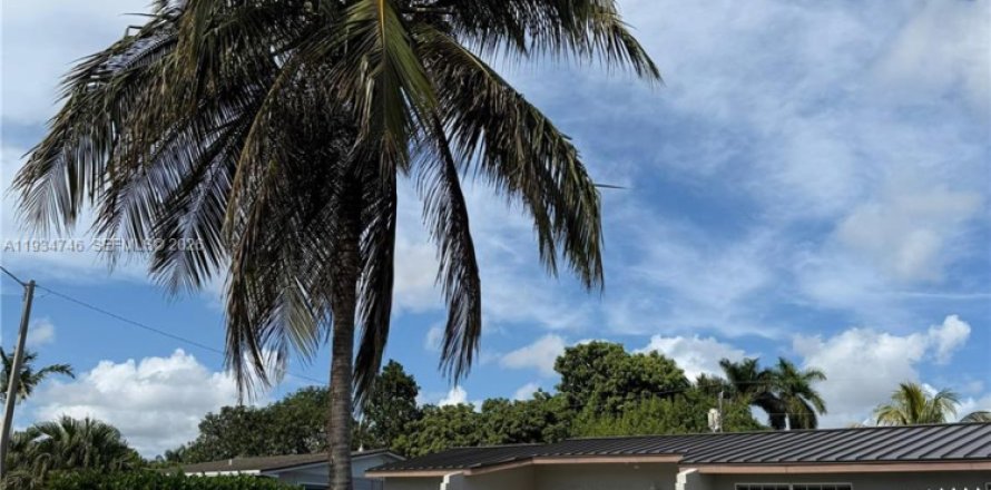 Дом в Майами, Флорида 3 спальни, 171.31м2 № 1997233