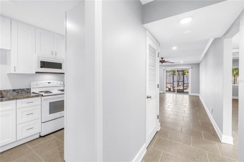 Condominio en venta en Saint Petersburg, Florida, 2 dormitorios, 78.5 m2 № 2218497 - foto 4