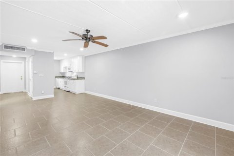 Condominio en venta en Saint Petersburg, Florida, 2 dormitorios, 78.5 m2 № 2218497 - foto 12