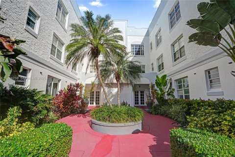 Купить кондоминиум в Майами-Бич, Флорида 1 спальня, 53.88м2, № 1982434 - фото 1