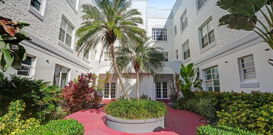 Кондоминиум с 1 спальней в Майами-Бич, Флорида № 1982434