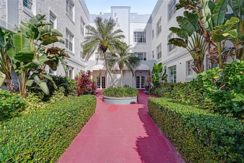Купить кондоминиум в Майами-Бич, Флорида 1 спальня, 53.88м2, № 1982434 - фото 17