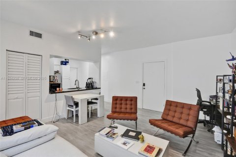 Купить кондоминиум в Майами-Бич, Флорида 1 спальня, 53.88м2, № 1982434 - фото 5