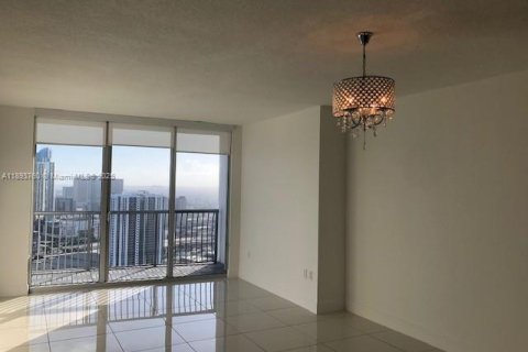 Copropriété à vendre à Miami, Floride: 1 chambre, 73.49 m2 № 1945371 - photo 6