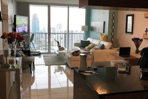 Copropriété à vendre à Miami, Floride: 1 chambre, 73.49 m2 № 1945371 - photo 4