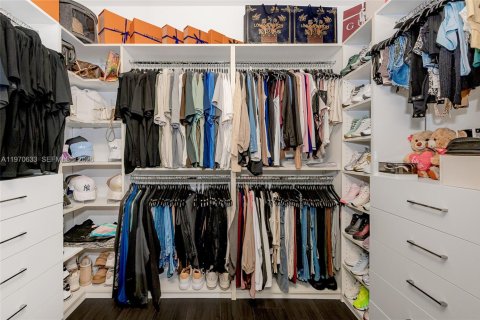 Townhouse in Doral, Florida 3 bedrooms, 195.09 sq.m. № 2031332 - photo 19