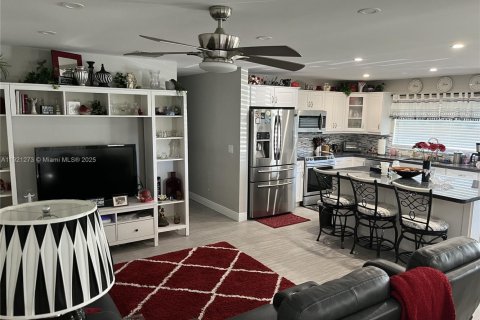 Villa ou maison à louer à Plantation, Floride: 2 chambres, 103.49 m2 № 1975274 - photo 9