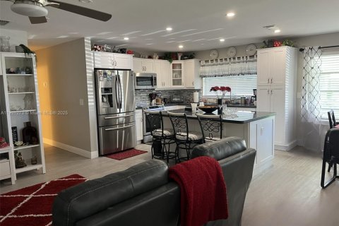 Villa ou maison à louer à Plantation, Floride: 2 chambres, 103.49 m2 № 1975274 - photo 8