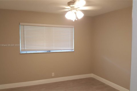 Villa ou maison à louer à Plantation, Floride: 2 chambres, 103.49 m2 № 1975274 - photo 18