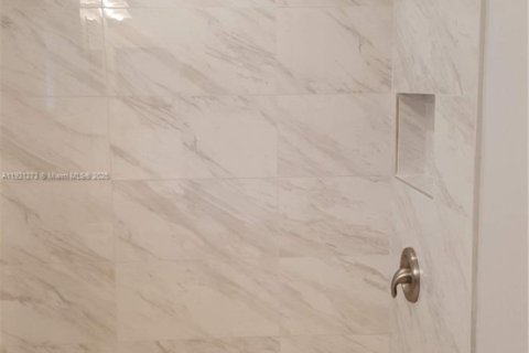 Villa ou maison à louer à Plantation, Floride: 2 chambres, 103.49 m2 № 1975274 - photo 27