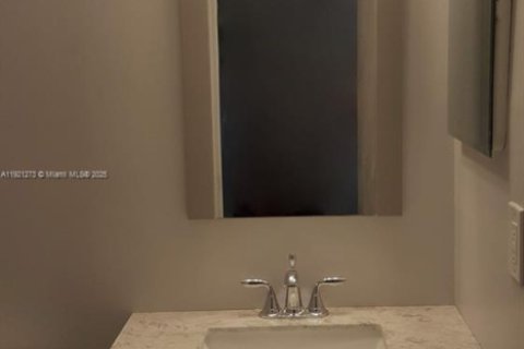 Villa ou maison à louer à Plantation, Floride: 2 chambres, 103.49 m2 № 1975274 - photo 14